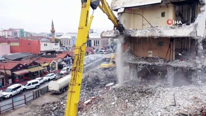 Tarihi dönüşüm için Mevlana Çarşısı'nın yıkımı tamamlandı