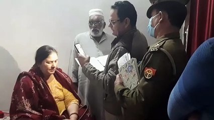 घर में अकेली महिला के साथ बदमाशों ने मारपीट कर, लुटे सोने के कुंडल