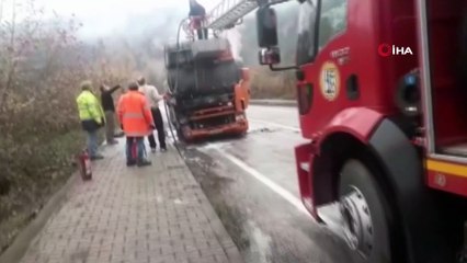 Seyir halindeki tır alev aldı