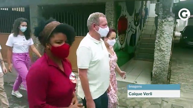 Candidato a prefeito de Vitória pelo PT, João Coser, votou na Escola Municipal Otto Edwald Júnior, no bairro Itararé