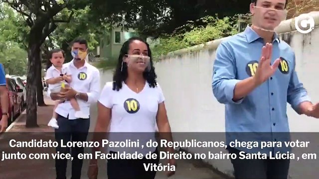 Candidato Lorenzo Pazolini , do Republicanos, chega para votar junto com vice, em Faculdade de Direito no bairro Santa Lúcia , em Vitória