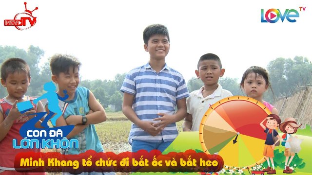 Diễn viên nhí Cô Gái Đến Từ Hôm Qua bất ngờ lộ hình ảnh lội sình bắt ốc cùng hàng xóm