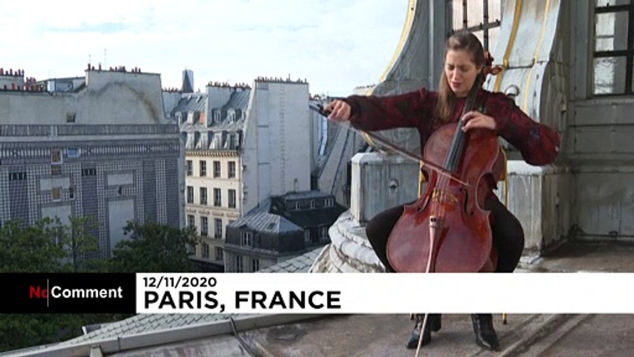De la musique sur les toits de Paris : la violoncelliste Camille Thomas joue Ravel
