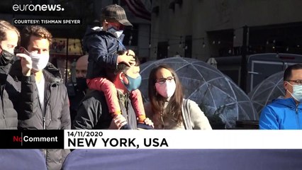 Weihnachten kann kommen: Fichte vor Rockefeller Center steht