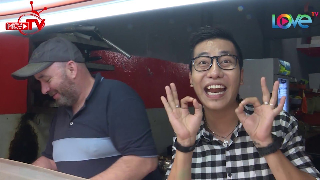 Hoàng Rapper bắn tiếng Anh tám cùng Paul Martin Wannock – chàng kỹ sư đến Sài Gòn bán bánh mì Hy Lạp
