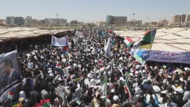 Rebeldes sudaneses regresan a Jartum dispuestos a implementar la paz