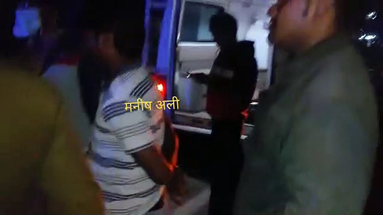 झांसी: लोडिंग पिकअप पलटने से सवार 16 लोगों में से एक महिला की हुई मौत, तीन की हालत नाजूक