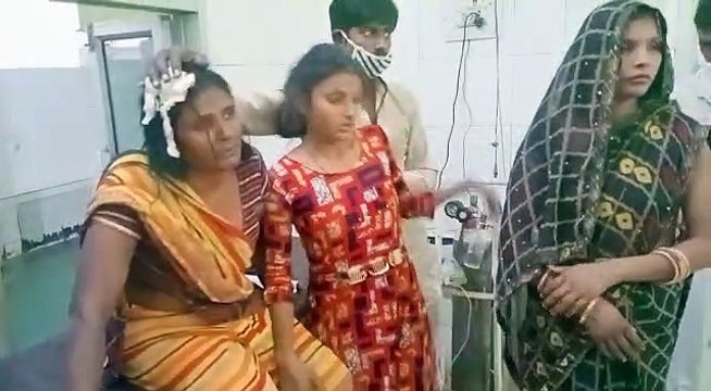 छेड़छाड़ का विरोध करने पर लड़की सहित मां और भाभी को गुंडों ने बेरहमी से पीटा