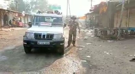 MP के कल्याणपुरा SHO केएल डांगी ने लोगों को 'गब्बर स्टाइल' में दी चेतावनी, देखें वायरल VIDEO
