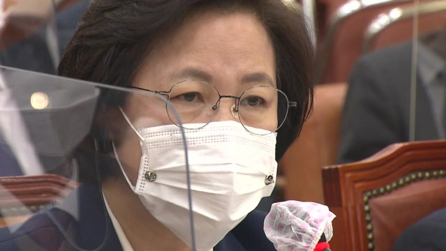 [뉴스큐] 검찰 개혁 완수 秋, 출마설에 선 긋기...靑 개각 논의에 유임 전망 / YTN