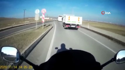 - Kars’ta polisin ağır yaralandığı kaza kamerada