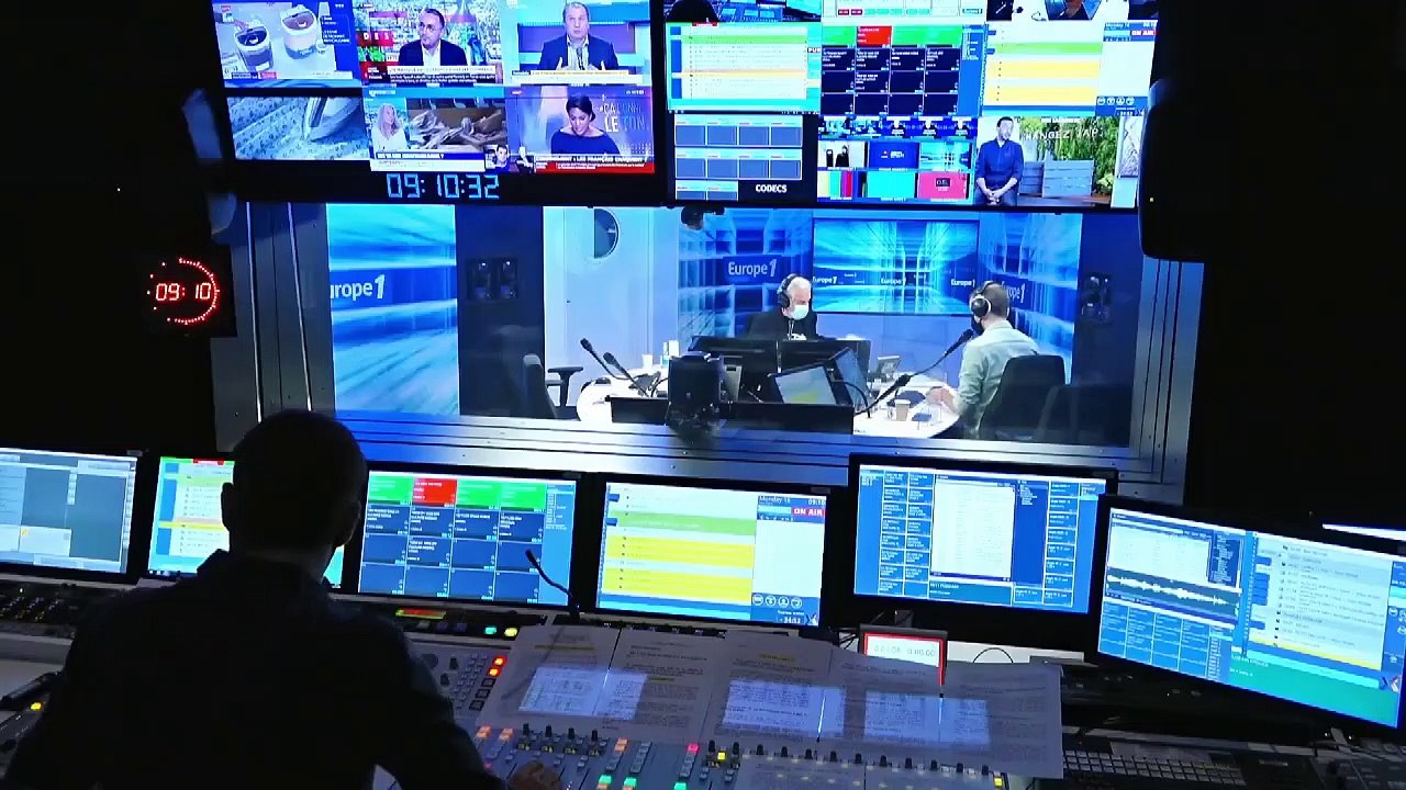 Les objectifs de Delphine Ernotte, la fin de deux émissions, l'interview de Barack Obama sur France 2 et une nouvelle comédie romantique sur TF1