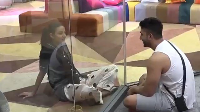 Bigg Boss 14: Jasmin Bhasin feels jealous When Aly Goni talk to other girls in the house | FilmiBeat