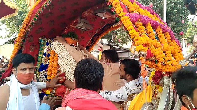 बाबा महाकाल की कार्तिक माह की सवारी लाव लश्कर के साथ निकली