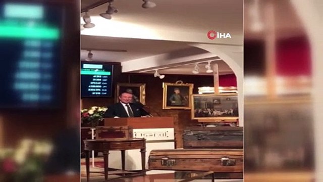 - Fransa Kraliçesi Antoinette'in ayakkabısı 43 bin 750 euroya satıldı