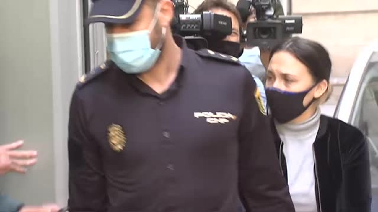 La acusada por el crimen del niño autista de Elda llega a la Audiencia Provincial de Alicante