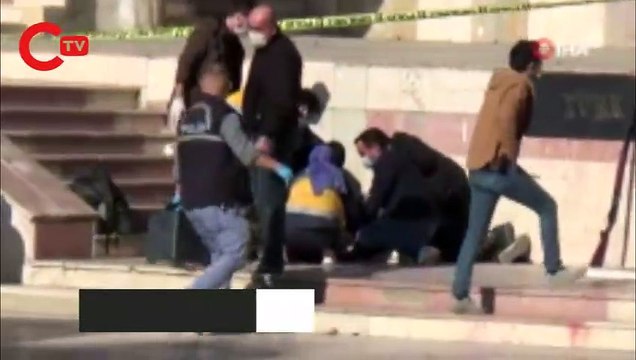 Adliye önünde boşanma aşamasındaki eşini ve kayınpederini vurdu