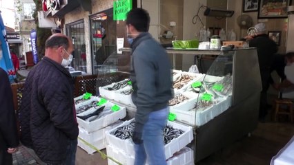 DÜZCE  - Batı Karadeniz'de kilosu 7 liraya düşen hamsiye büyük ilgi