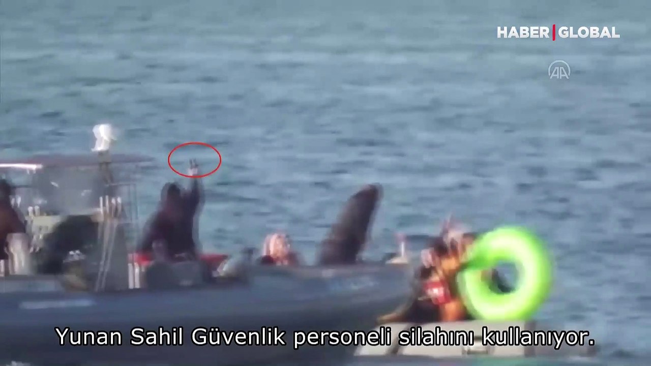Ege'de Yunan askerinin ölüme terk ettiği mültecilerin yardımına Türk askeri yetişiyor