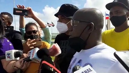 Fracasa manifestación frente a Plaza de la Bandera en contra del toque de queda