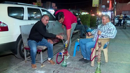 "جراخو" كربلاء يبقون حرفة صناعة هياكل النراجيل الخشبية على قيد الحياة