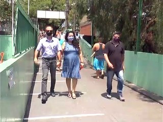 TV Votorantim - Ana Maria Agmont - Candidato Fernando Oliveira realiza seu voto - Edit: Werinton Kermes