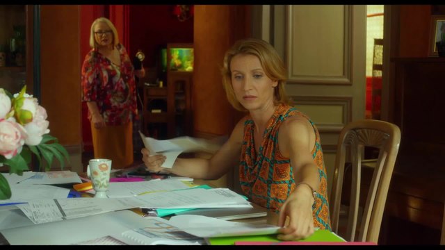 Willkommen im Hotel Mama - Clip - Jaqueline verhÃ¤lt sich seltsam (Deutsch) HD