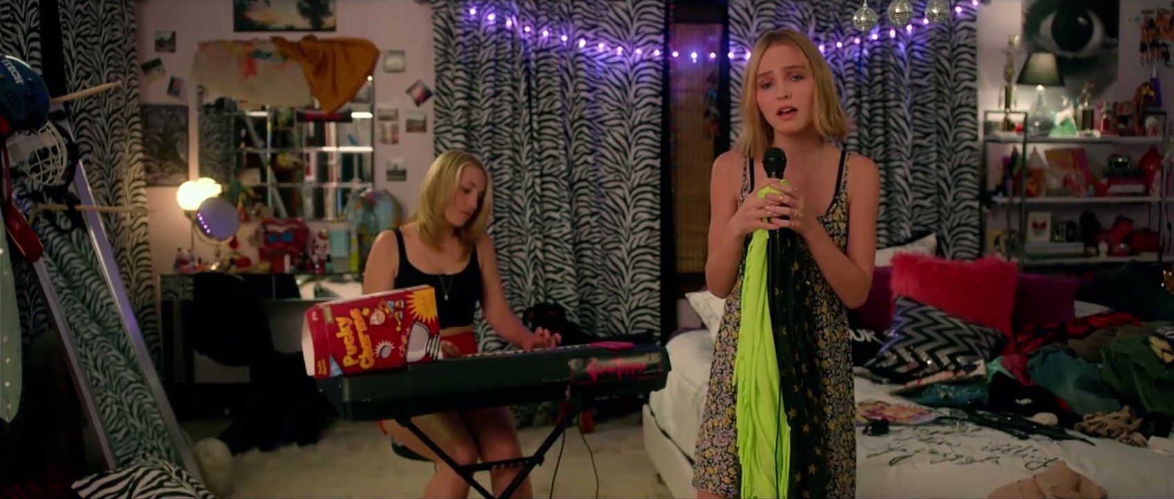Yoga Hosers - Clip Babe I Love You Song (English) HD