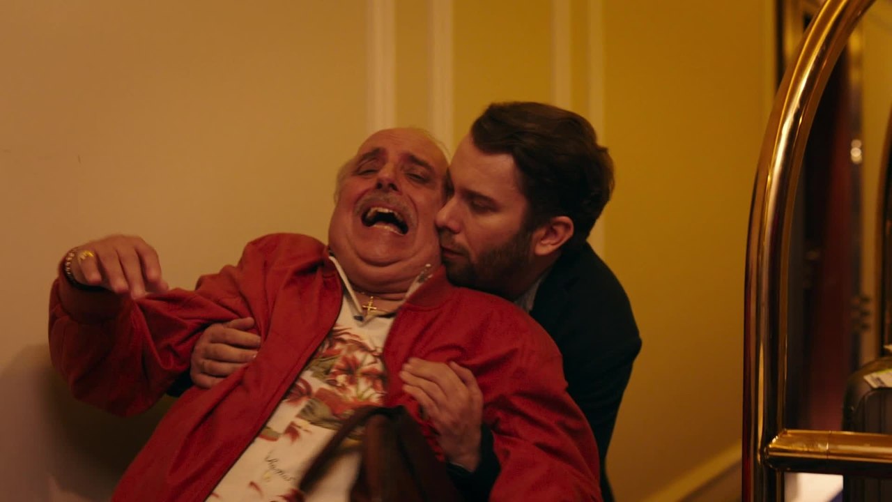 Antonio, ihm schmeckt's nicht! - Clip Honeymoon Suite (Deutsch) HD