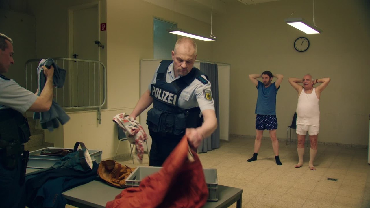 Antonio, ihm schmeckt's nicht! - Clip Gorilla (Deutsch) HD