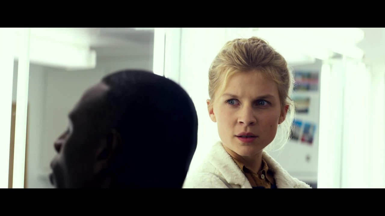 PloÌˆtzlich Papa - Clip Gloria erfaÌˆhrt die Wahrheit (Deutsch) HD