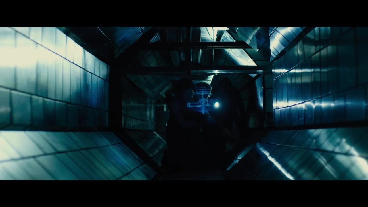 Resident Evil The Final Chapter - Clip Inside The Hive (English) HD