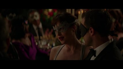 Fifty Shades Darker - Clip Ana Bids On A Ski Trip (English) HD