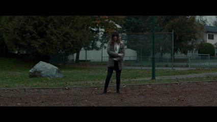 Colossal - Clip Crash (English) HD