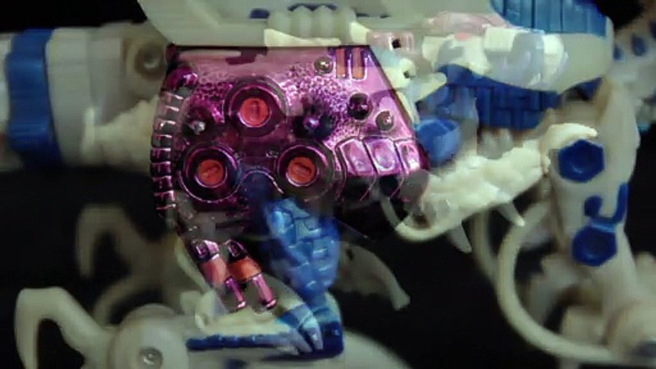 AA 2015: Transformers - "Beast Wars: Transmetals 2" Dinobot Review