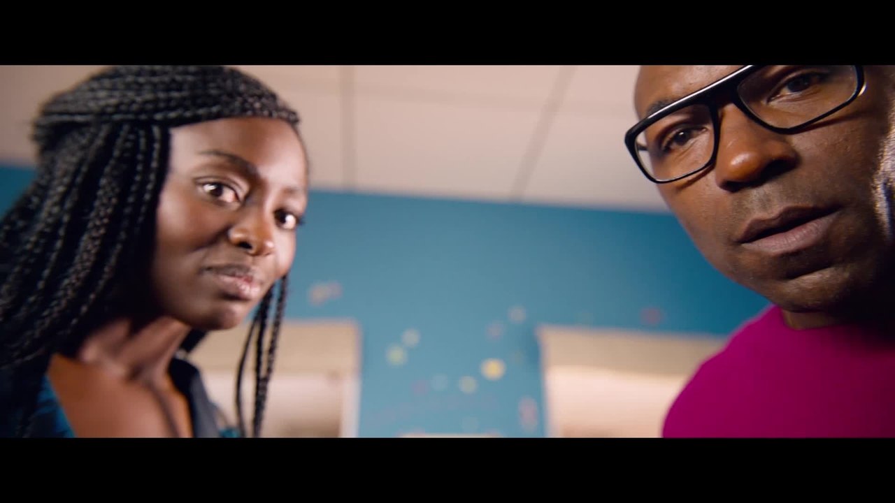 Zum Verwechseln Ã¤hnlich - Clip 02 (Deutsch) HD