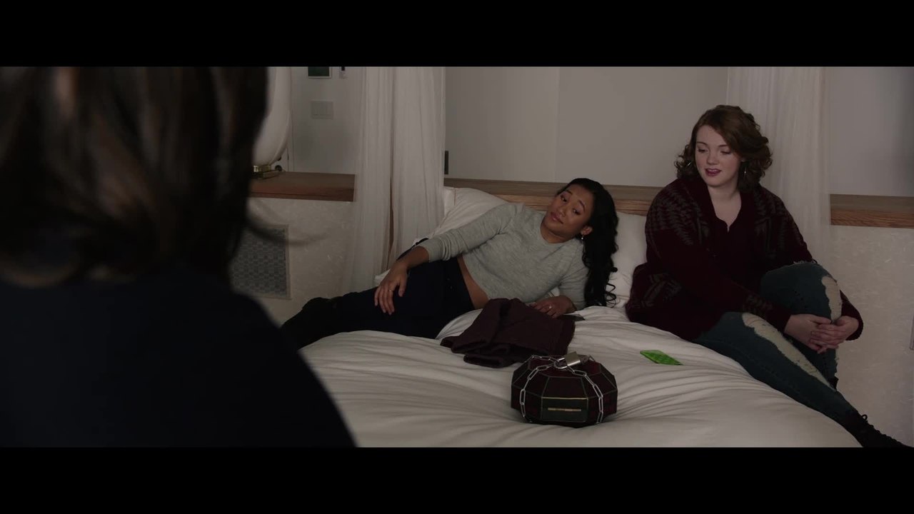 Wish Upon - Clip Psycho Bitch (Deutsch) HD