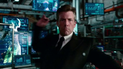 Justice League - Clip I'm Building A Team (English) HD