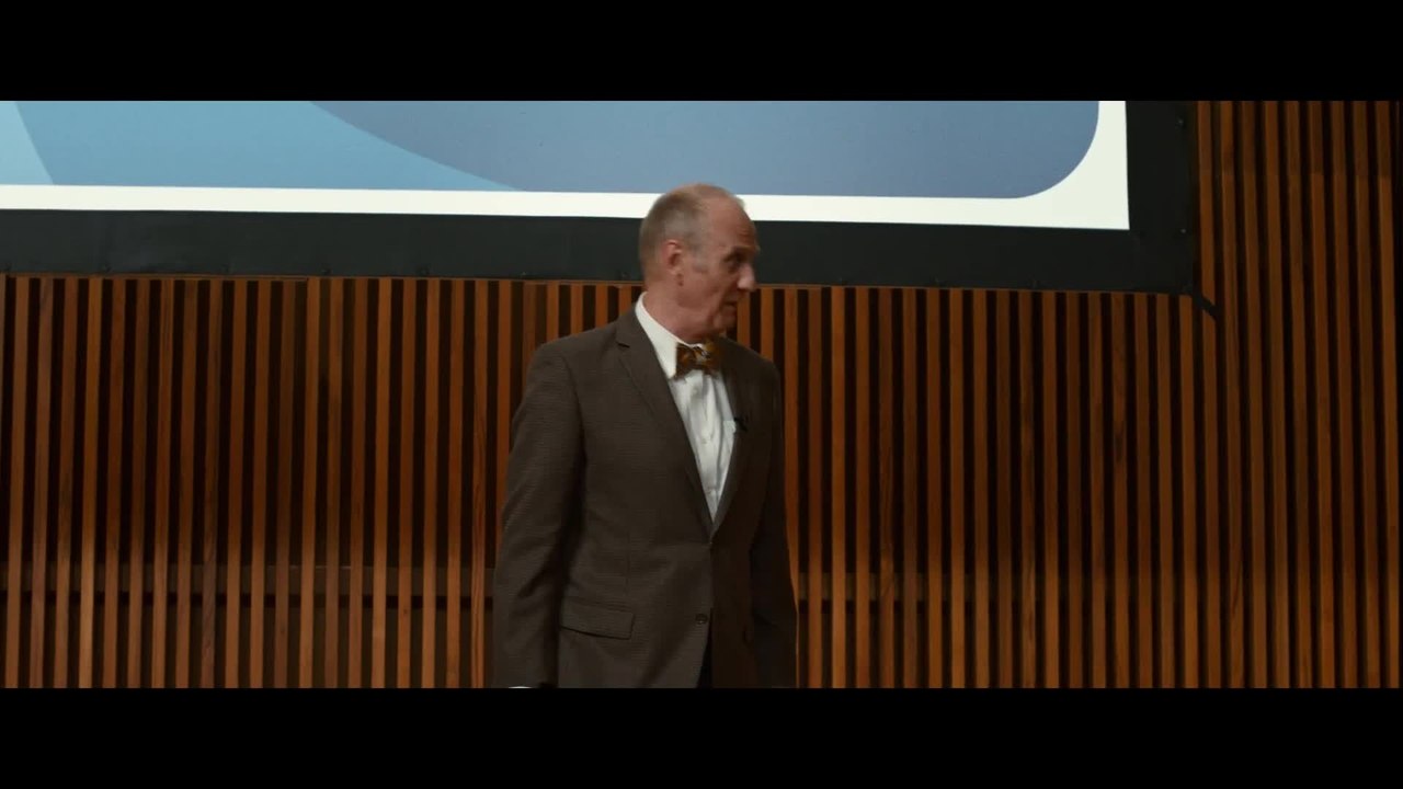 Downsizing - Featurette What is Downsizing (Eng...