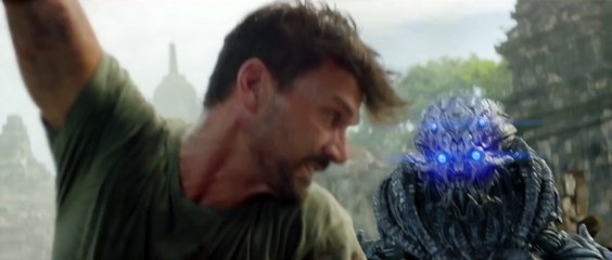 Beyond Skyline - Clip Showdown (English) HD