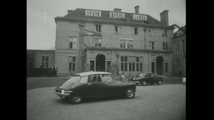 The Crown - S02 Featurette Growing Up Royal (English) HD