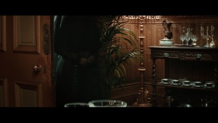 Winchester - Clip Sarah Winchester joining the dining table (English) HD