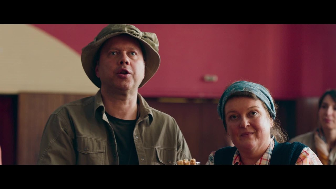 FuÌˆnf Freunde und das Tal der Dinosaurier - Clip Ein Dinosaurierknochen wird prÃ¤sentiert (Deutsch) HD