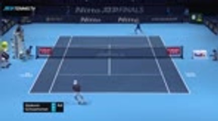 Скачать видео: Djokovic eases to opening ATP Finals win over debutant Schwartzman