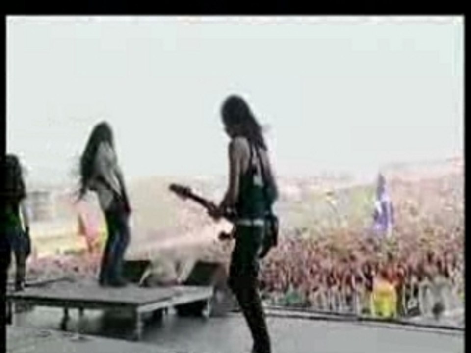 Dragonforce - Through The Fire And Flames (Live @ Download)