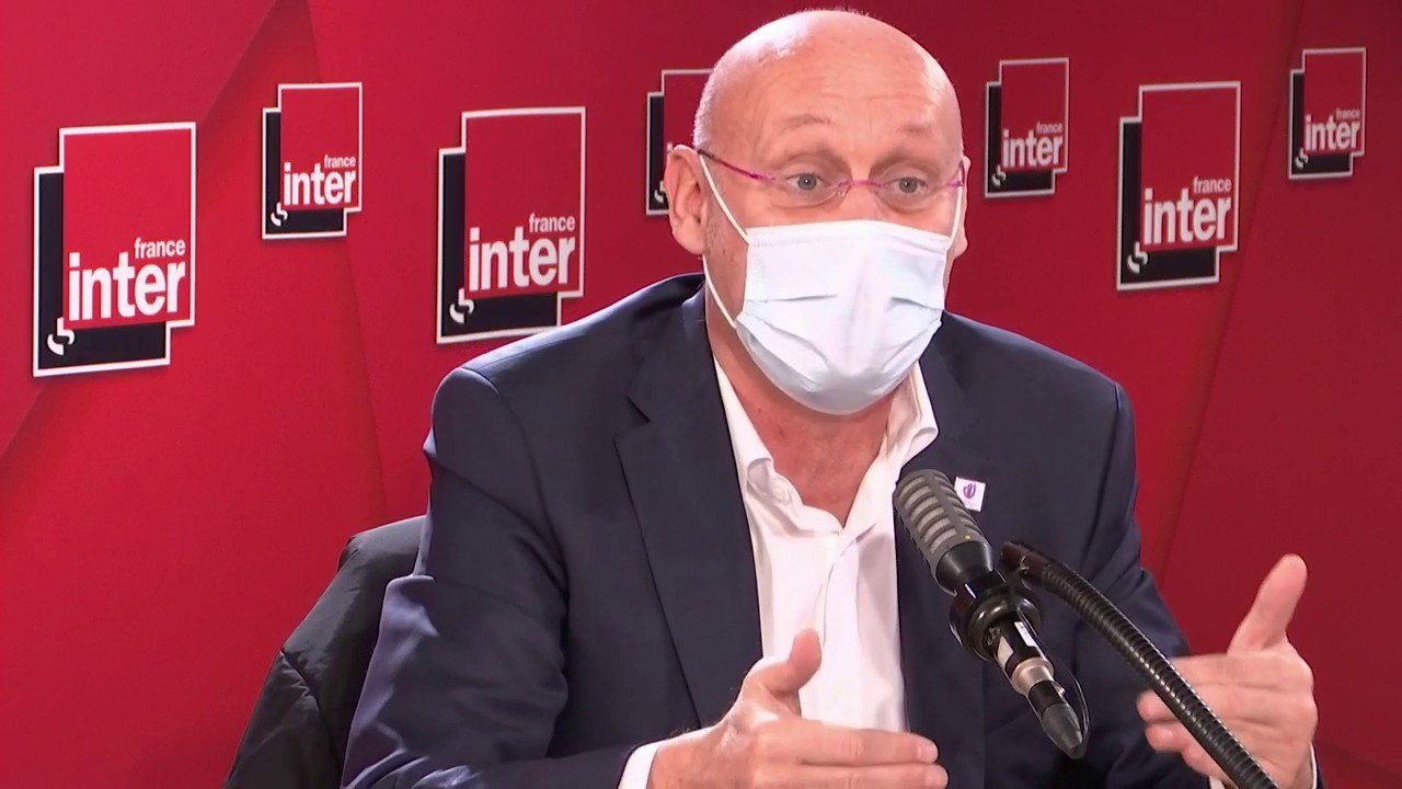 "Chez les Anglo-Saxons, en Nouvelle-Zélande, ils font 5 à 6 h de sport par semaine. En France, on se bagarre" (Bernard Laporte)