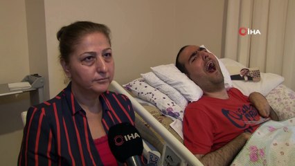 Aşığı olduğu sanatçının geleceğini duyan engelli gencin sevinç tepkileri