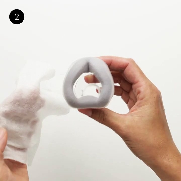 ResMed Touch N20_ Daily cleaning for your nasal CPAP mask