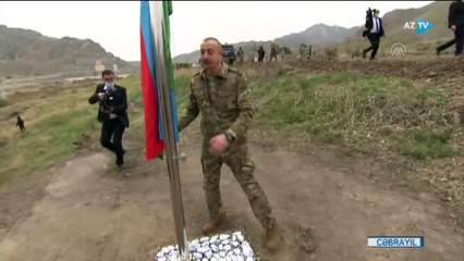 Azerbaycan Cumhurbaşkanı Aliyev, işgalden kurtarılan tarihi Hudaferin Köprüsünü ziyaret etti