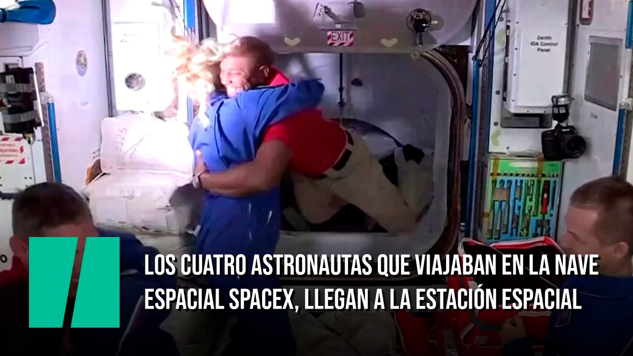 Los cuatro astronautas que viajaban en la nave espacial SpaceX, llegan a la estación espacial